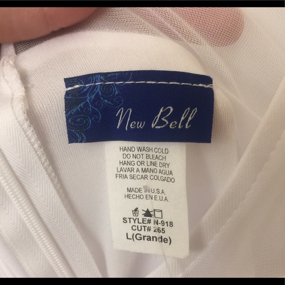 Long, White, Prom/Hoco/Fromal Dress - Picture 2 of 7